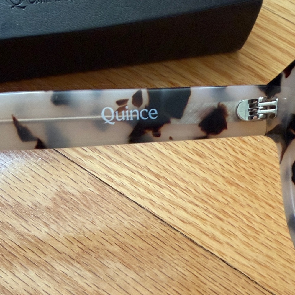 Quince sunglasses and case - Picture 3 of 5